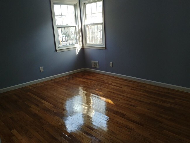 Foto del edificio - 78 Country Village Rd