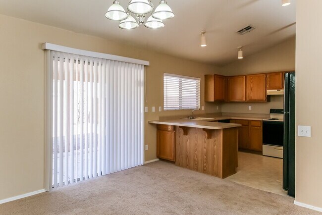 Foto del edificio - 1370 W Gary Dr