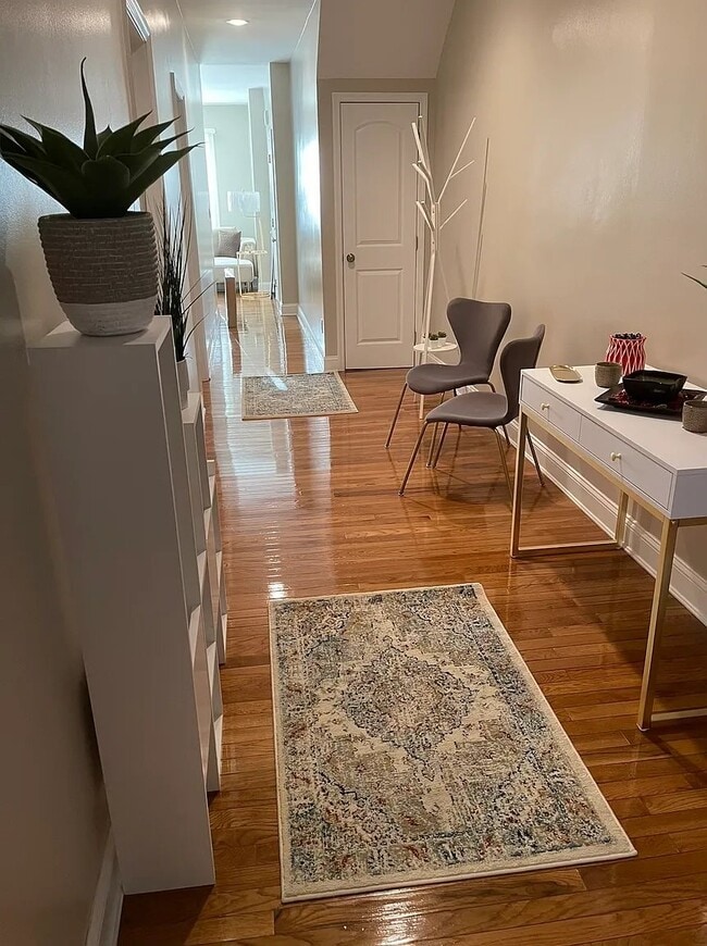 Photo - 1660 Hering Ave Apartment