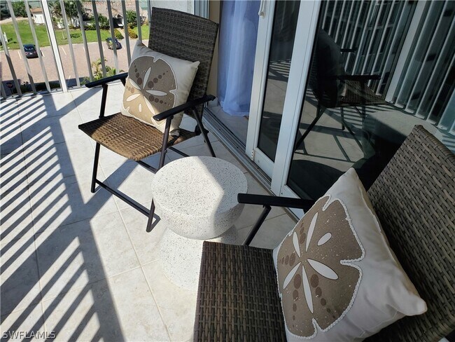Foto del edificio - 5600 Bonita Beach Rd SW