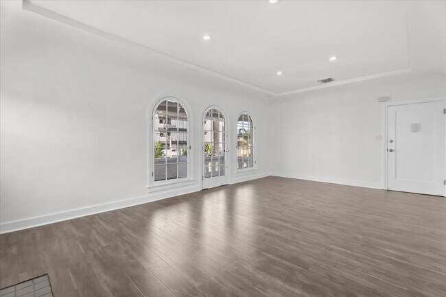 Foto del edificio - 128 N Hamilton Dr