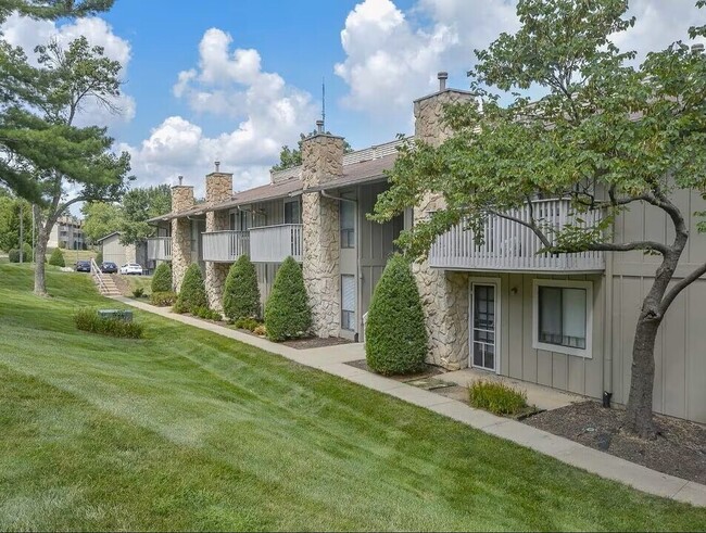 Building Photo - 5400-5600 E 84th Ter-21A