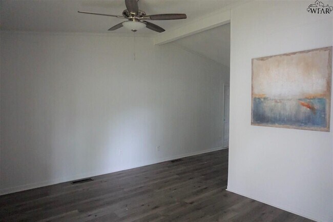 Building Photo - 4104 Thomas Ave