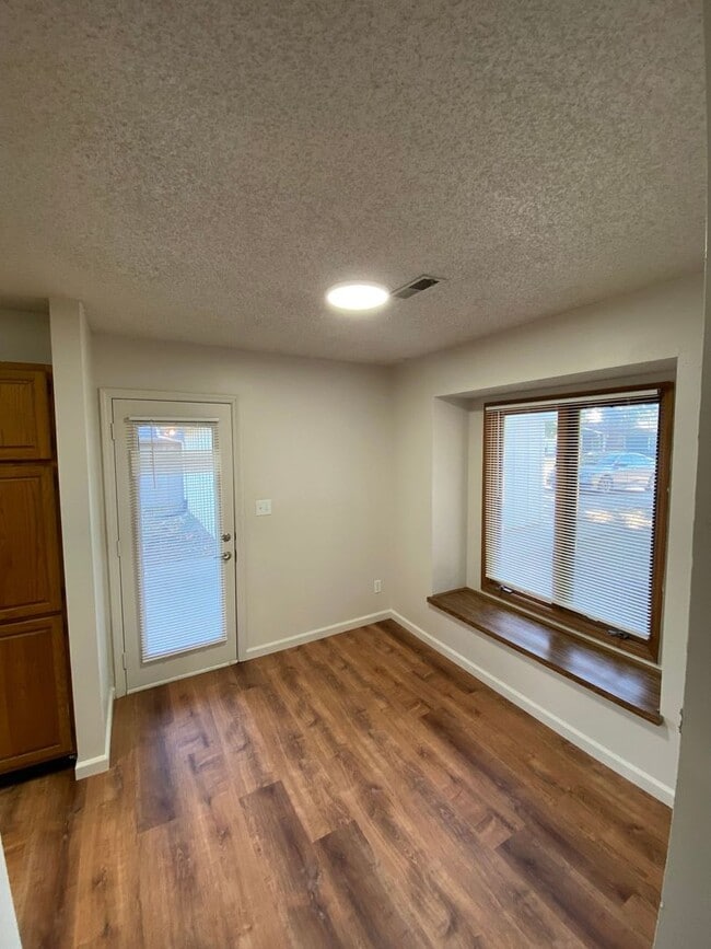 Interior Photo - Rose Houses