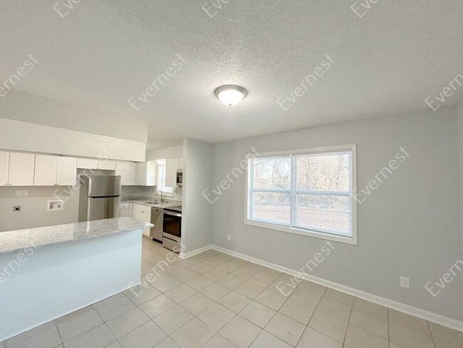 Building Photo - 7571 Rockingham Dr