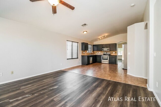Foto del edificio - 1134 W Fruit Tree Ln