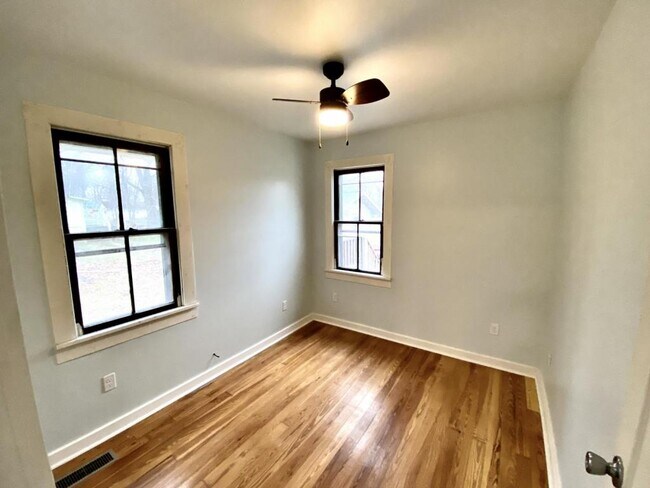 Foto del edificio - 449 Maple St