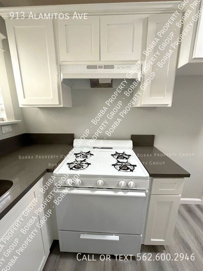 Building Photo - SINGLE STORY 1 BEDROOM | 1 BATHROOM WITH W...