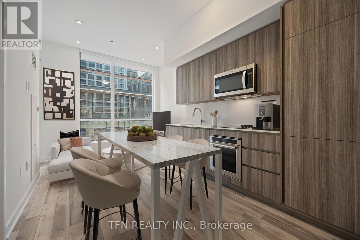 Primary Photo - 15 Richardson St