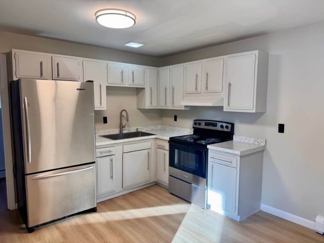 Building Photo - 147 State St