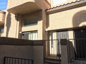 Building Photo - 2030 S Bon View Ave