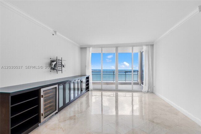 Foto del edificio - 808 Brickell Key Dr