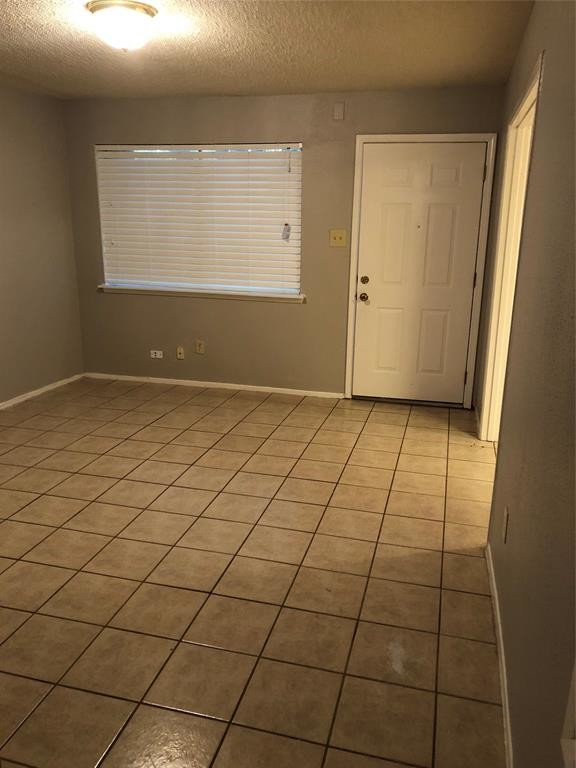 Building Photo - 12002B Mighty Oak Dr