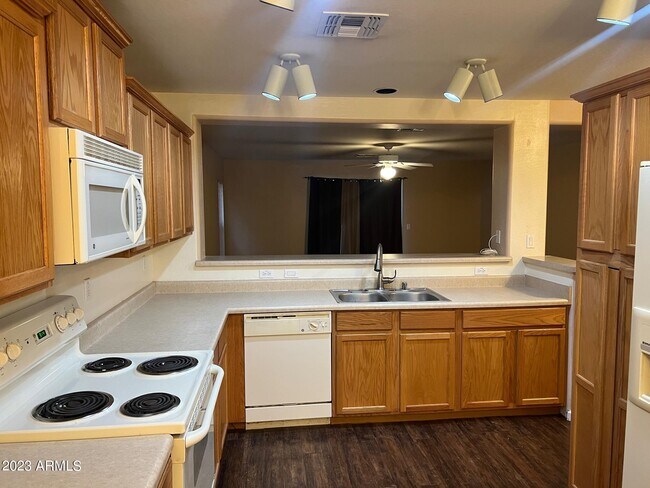 Foto del edificio - 10289 N 115th Dr