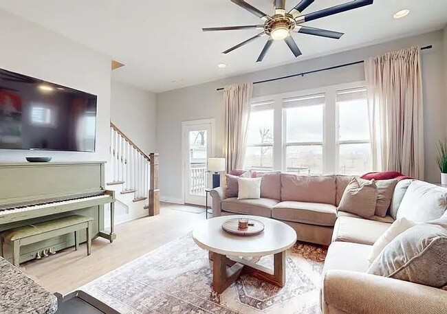 Building Photo - Fully Furnished House on the River! 10 minutes to Downtown