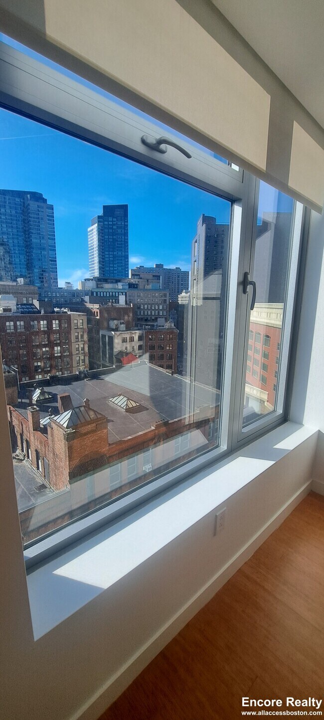 Foto del edificio - 120 Kingston St