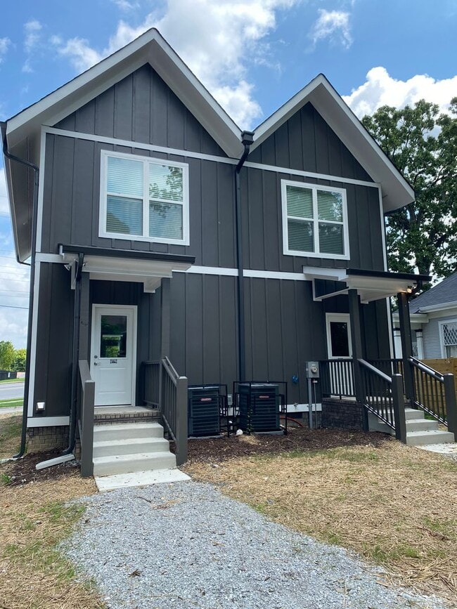 Building Photo - 2512 Duncan Ave