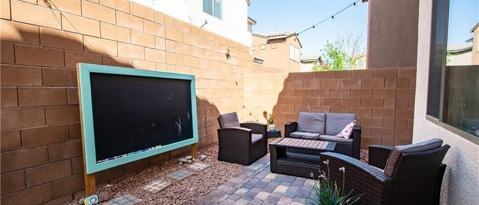 Foto del edificio - 10414 Lilac Square Ave