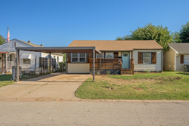 Photo - 4013 Mallard Dr House