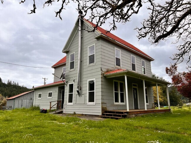 Foto del edificio - 98382 Sitkum Ln