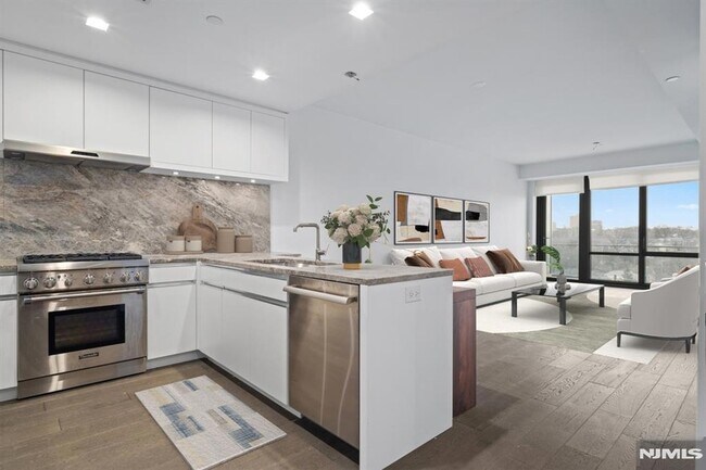 Foto del edificio - 320 Adolphus Ave