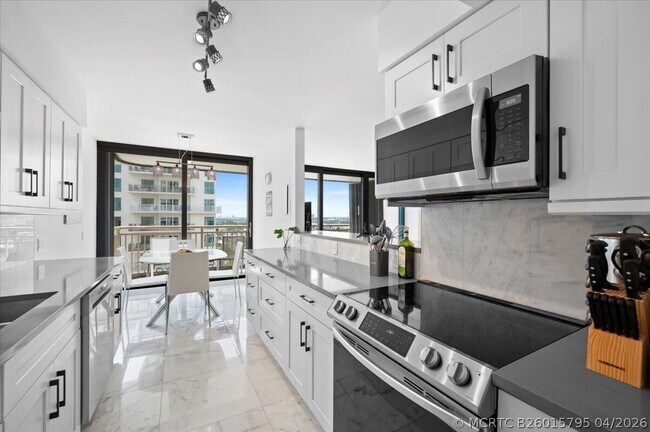 Foto del edificio - 3400 N Ocean Dr