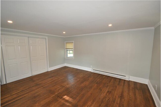 Building Photo - 164 W Front St