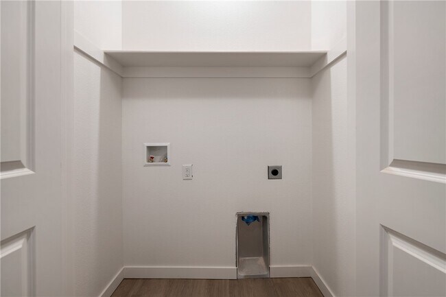 Foto del edificio - 319 N West Ave