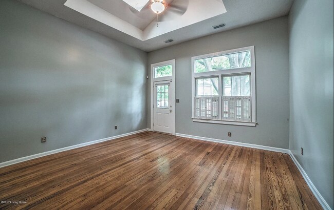 Building Photo - 1237 Hull St