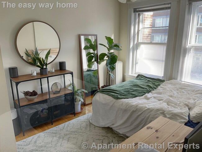 Photo - 331 Harvard St Apartment