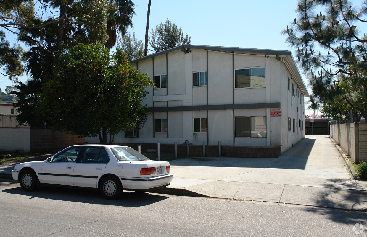 Foto del edificio - 120 E Cypress St
