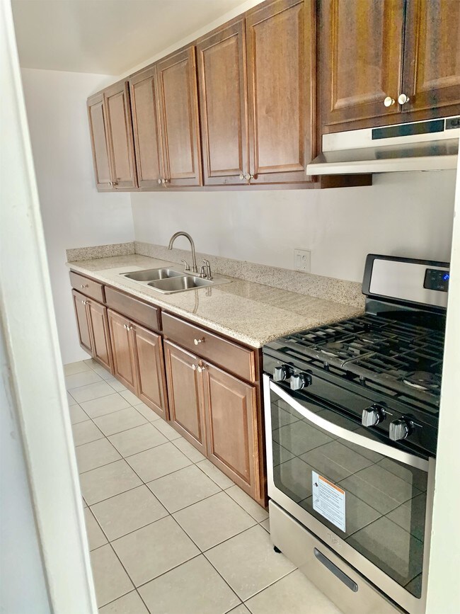 Foto del edificio - 1364 1/2 Grand Ave