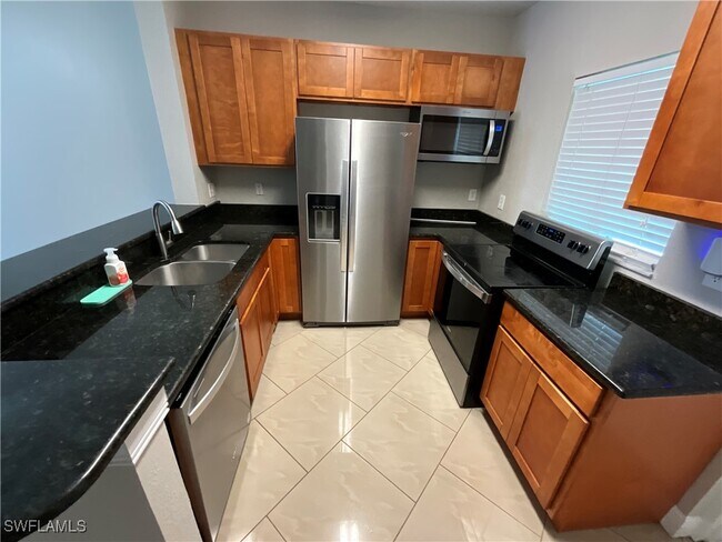 Foto del edificio - 8555 Bernwood Cove Loop