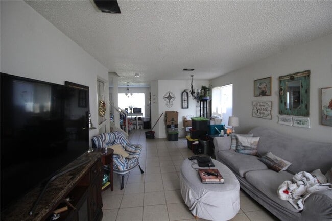 Building Photo - 808 Angleton Cove