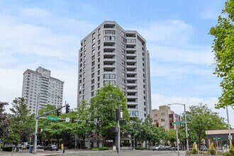 Building Photo - 2621 2nd Ave
