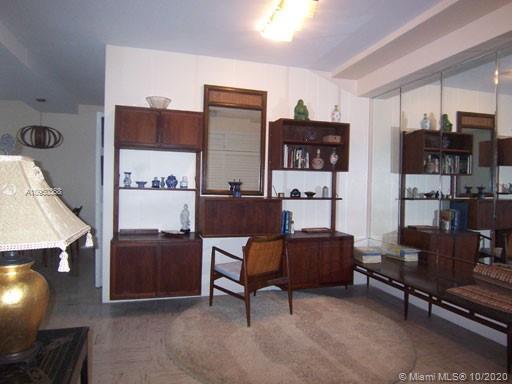 Building Photo - 1430 Brickell Bay Dr