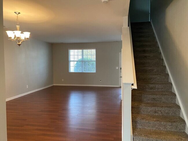 Foto del edificio - 8615 Heartleaf Rd