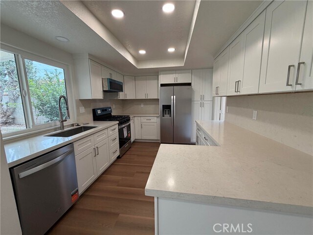 Foto del edificio - 5051 Yearling Ave