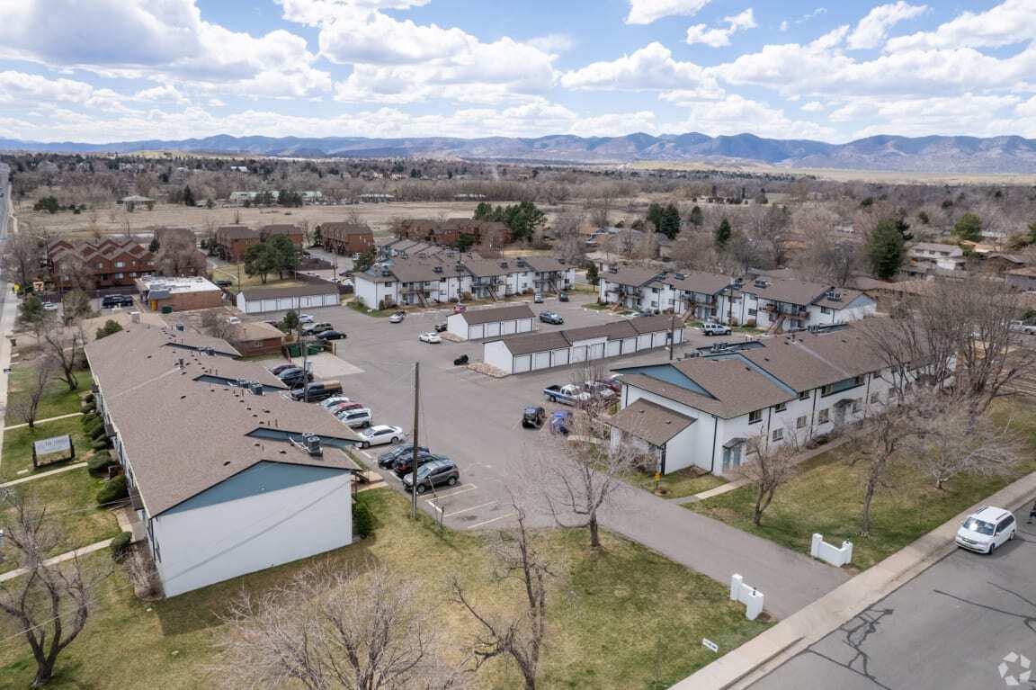 Foto principal - 8887 W Yale Ave