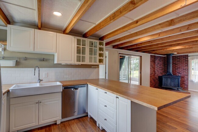Foto del edificio - 2 Bed 2 Bath Country Home with Penn Cove View on 2.5 Acres
