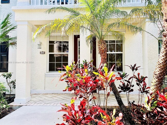 Building Photo - 275 Murcia Dr