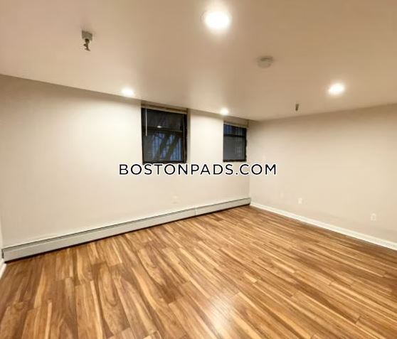 Building Photo - 39 Hemenway St