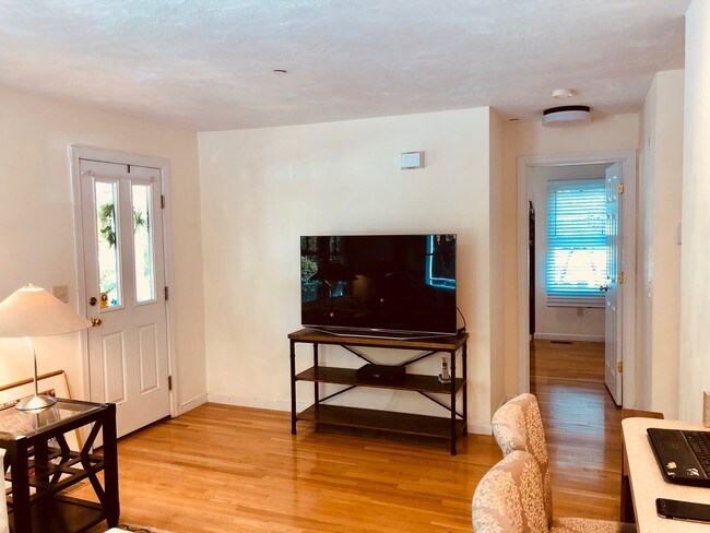 Foto del edificio - 18 Russell Pl