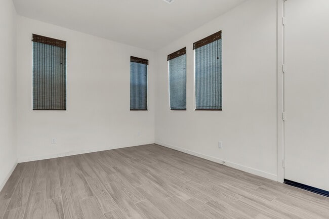 Building Photo - 131 Fable