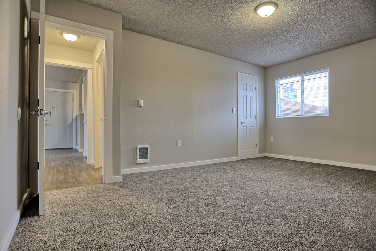 Primary Photo - 1230 Boulder Dr