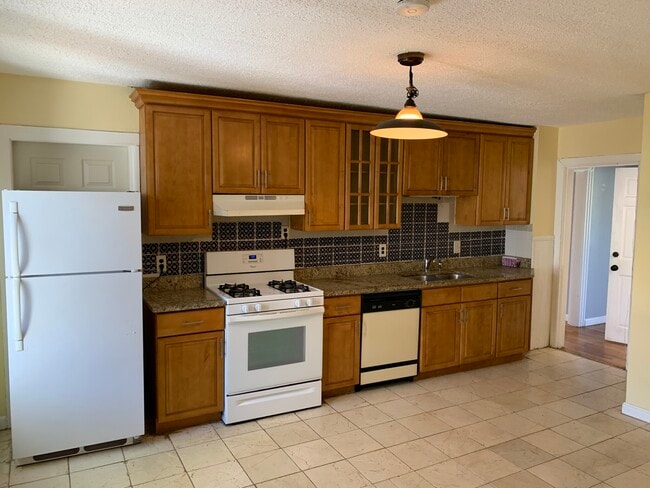 Building Photo - 7 High Street Pl