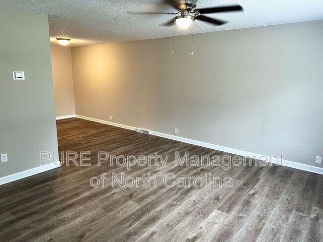 Foto del edificio - 916 W 5th Ave