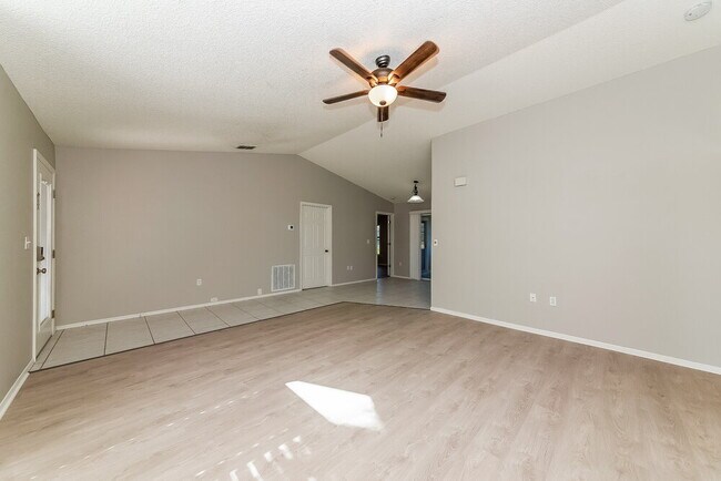 Foto del edificio - 6202 65th Ct E