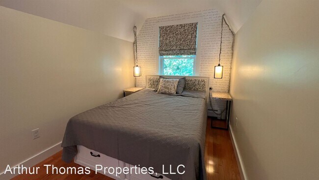 Building Photo - Studio, 1 bath House - 345 Washington St