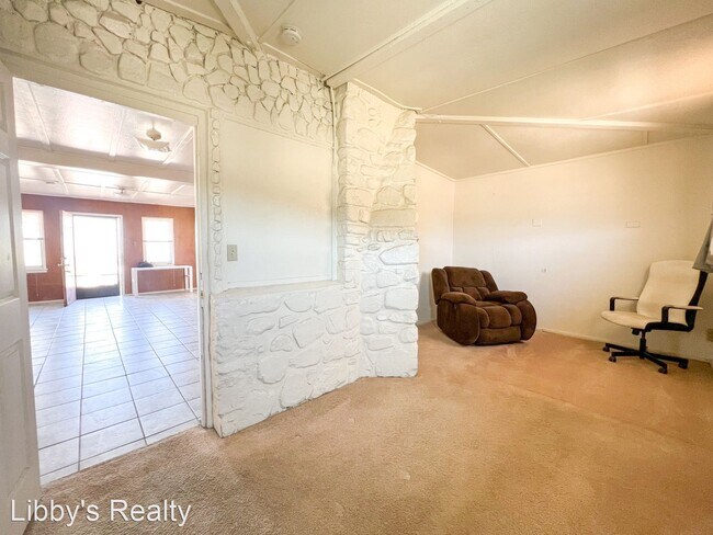 Building Photo - 2 br, 1 bath House - 74639 Baseline Rd